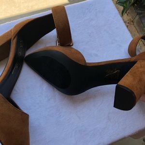 Brand new heels, never been worn.